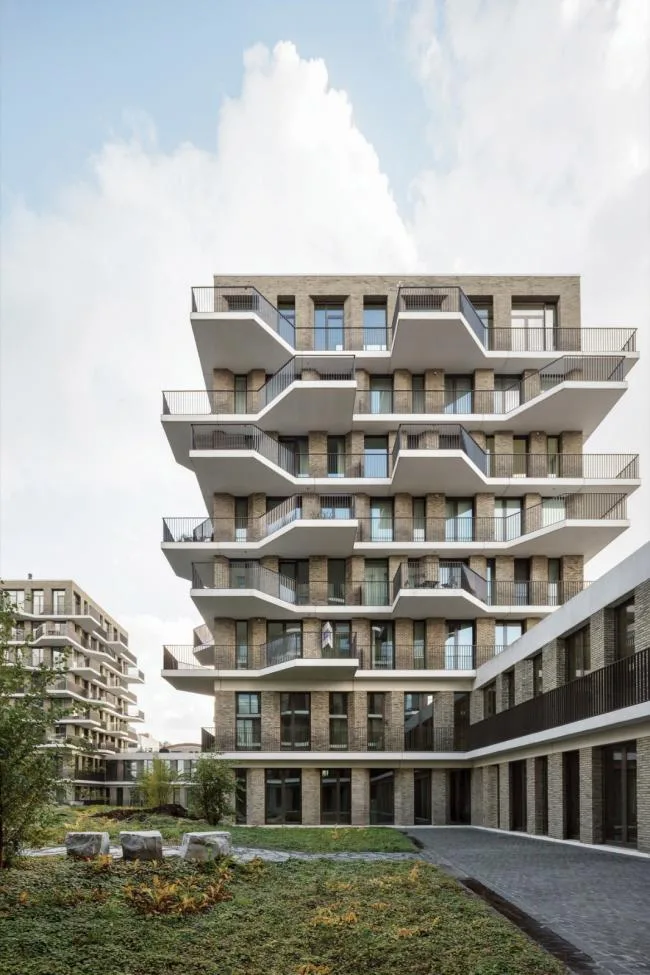 BIM Architecture | Cadis Apartments Standing in the Historic District/META Architects+POLO