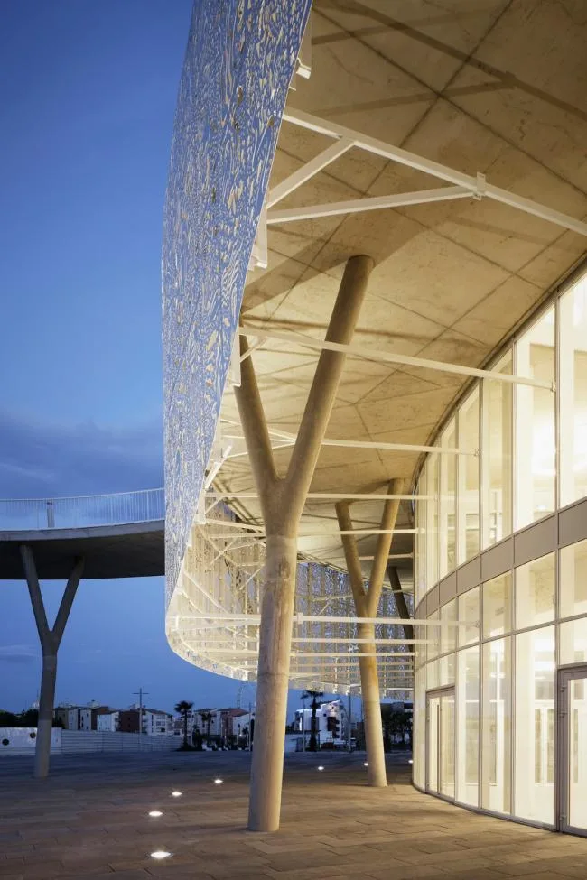 BIM Architecture | The White Pearl Between the Ocean and the Land: Agd Point Gaming and Exhibition Center/A+Architecture