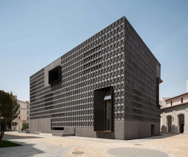 BIM Architecture | Quiet and Heavy, Like an Ancient Legend of the Sea: Anaya Art Center/Ruen Design