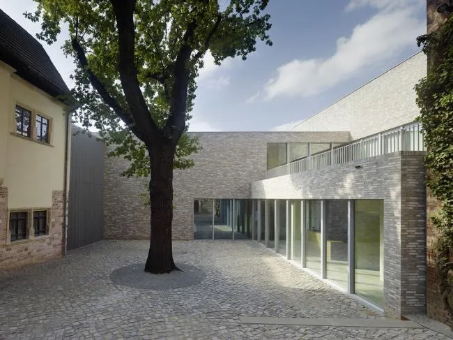 BIM Architecture | A Simple and Warm Dialogue between Old and New: Luthers Sterbeihaus Museum/VON M