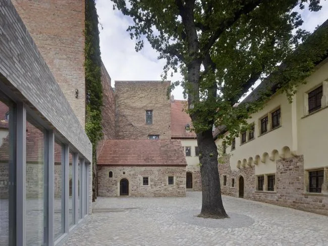 BIM Architecture | A Simple and Warm Dialogue between Old and New: Luthers Sterbeihaus Museum/VON M