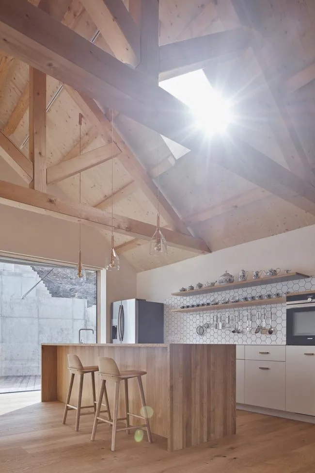 BIM Architecture | A playful white small house: Prague Vacation Home/Atelier 111 Architekti