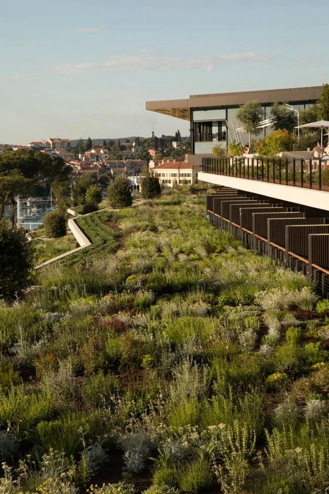 BIM architecture | Winding and folding, enjoying the sea and sky in one color: Rovini Park Hotel/3LHD