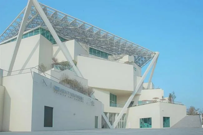 BIM Architecture | Sakamoto's New Work 'Tainan Museum of Art': Stacked Blocks Under a Pentagonal Roof Canopy