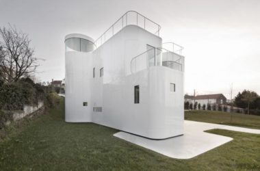 BIM Architecture: Spanish V Residential by Dosis Inspired by Water, Light Waves, and Serenity-BIM WORLD