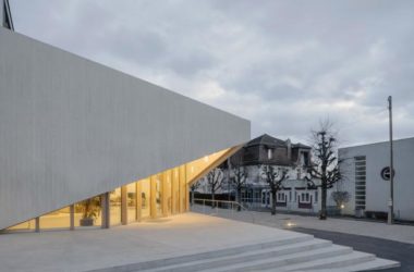 BIM Architecture: Diagonal Lightweight 'Wings' Design in the Swiss New Apostolic Church-BIM WORLD