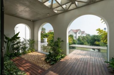 BIM Architecture: Designing an Indoor Courtyard with Arched Windows and Corridors at Vietnam’s AD8 Villa by Nemo Studio-BIM WORLD