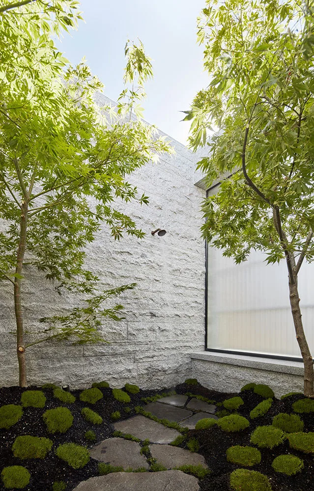 BIM Architecture | ethereal and lightweight: Amadale House/B.E Architecture