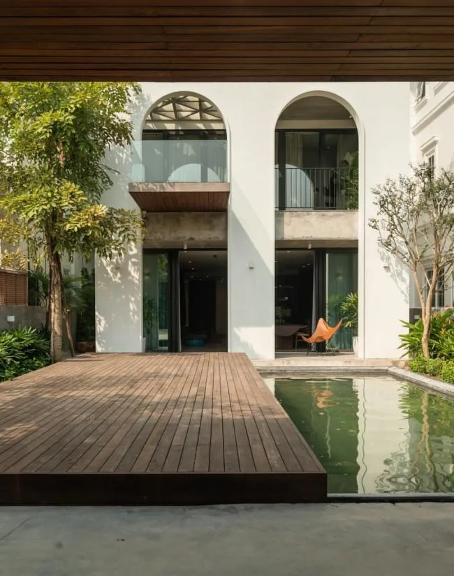 BIM architecture | Creating an indoor courtyard under arched windows and corridors: Vietnam AD8 Villa/Nemo Studio