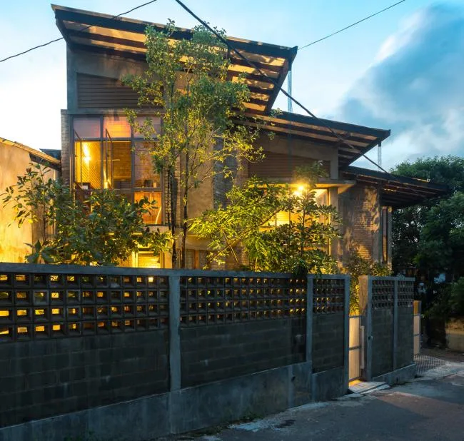 BIM Architecture | Scattered Cement Brick 'Boxes' - Sri Lanka's 'Pagoda' Residential Buildings