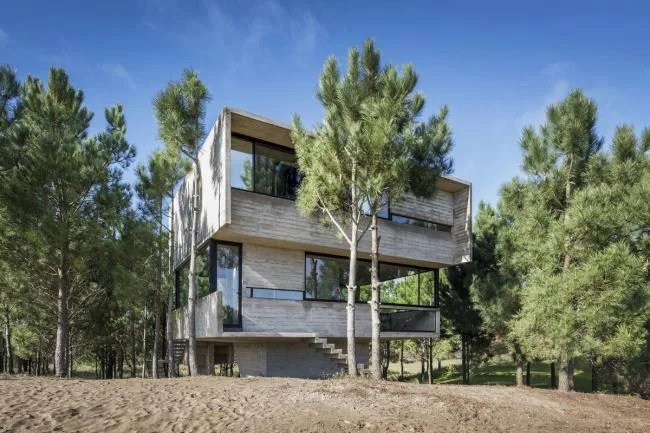 BIM Architecture | Light and Shadow Dance, Simple Forest Dwelling Like Wood and Stone/Luciano Kruk