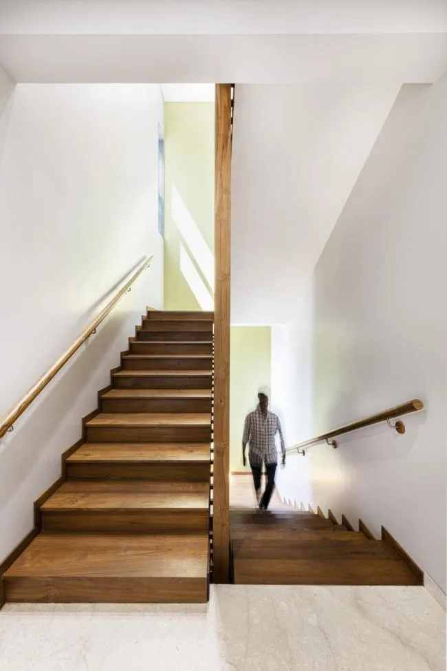 BIM Architecture | Passionate like fire, introverted like a plow ox: India's 'Red Box' Home/The Grid Architects