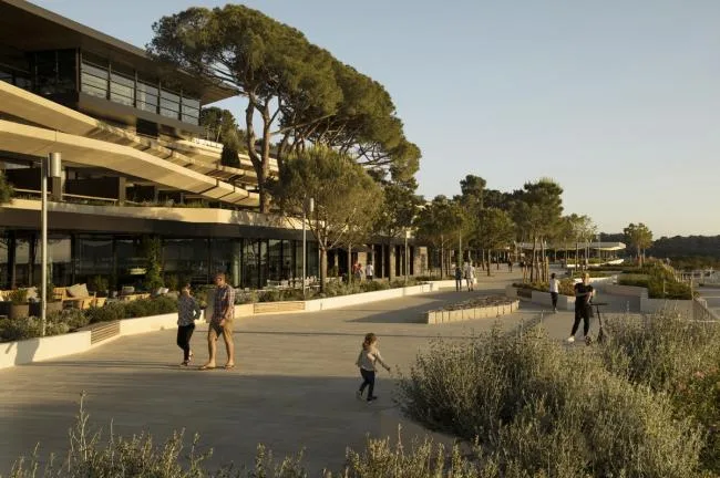 BIM architecture | Winding and folding, enjoying the sea and sky in one color: Rovini Park Hotel/3LHD