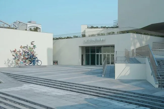 BIM Architecture | Sakamoto's New Work 'Tainan Museum of Art': Stacked Blocks Under a Pentagonal Roof Canopy