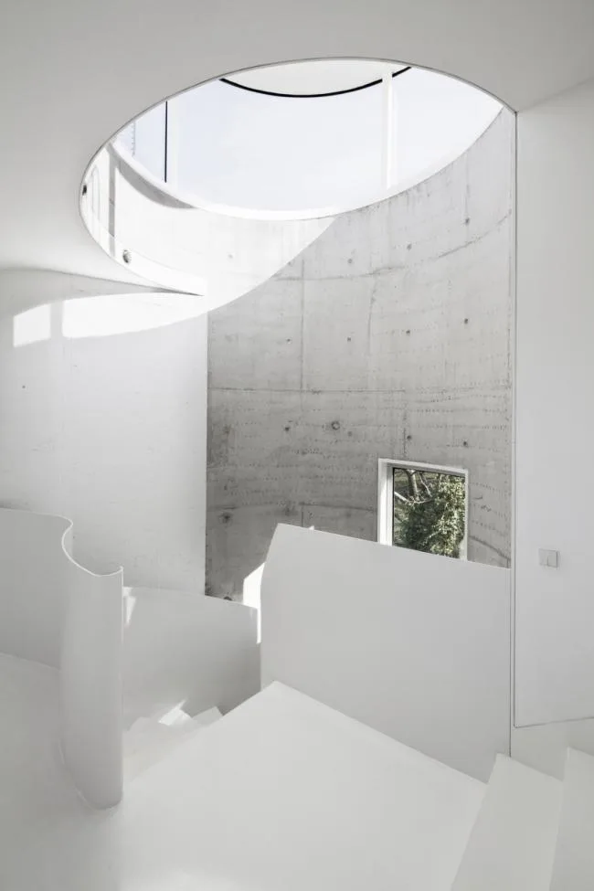 BIM Architecture | Pure as Water, Light Waves and Calm: Spanish V Residential/Dosis