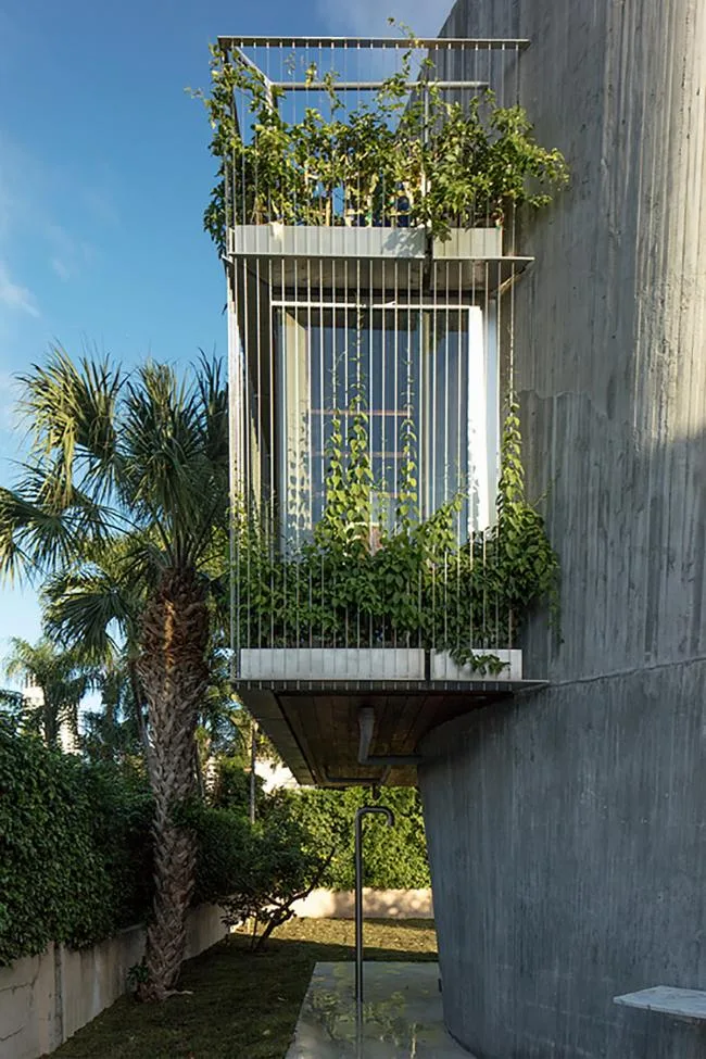 BIM Architecture | Geometric Freehand Concrete Sculpture: Solar Trajectory Residence/Christian Wassmann