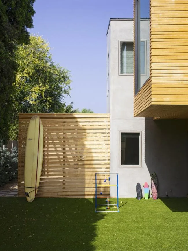 BIM Architecture | Jumping Irregular Geometric Shapes: Los Angeles Beach Resort/Blue Truck Studio