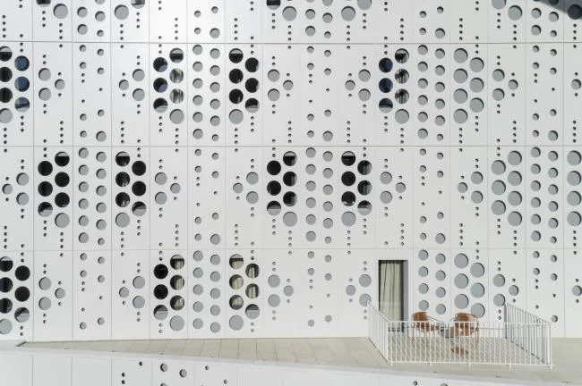 BIM Architecture | Elegant and Holy Like a Pure White Lace Skirt: Montigny Hotel Complex/Manuelle Gautrand Architecture