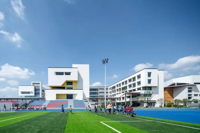 BIM Architecture for Shanghai Qingpu Union Bilingual School by Shanghai Realize Architectural Design-BIM WORLD