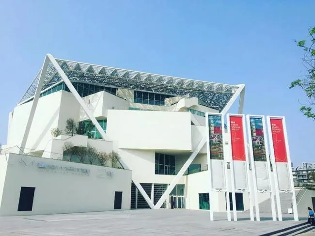 BIM Architecture | Sakamoto's New Work 'Tainan Museum of Art': Stacked Blocks Under a Pentagonal Roof Canopy