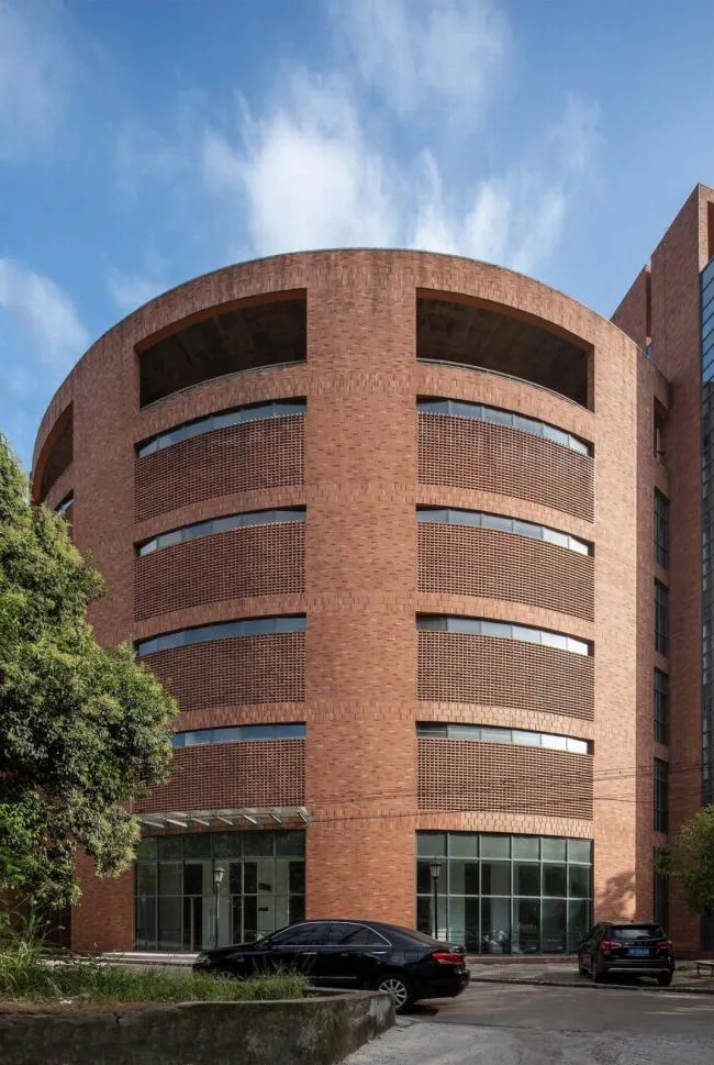 BIM Architecture | Steady and Introverted Red Brick Sculpture with Classical Beauty: Huangshi City Art Museum/Central South Architectural Design Institute