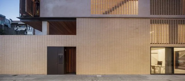 BIM Architecture | Light and Shadow Circulation Brings Warm Texture - Four Friends Apartment in Spain
