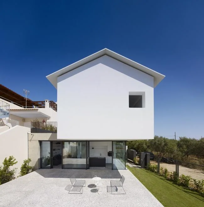 BIM Architecture | White Elves on the Aegean Coast - Greek E-House/Buerger Katsota Architects