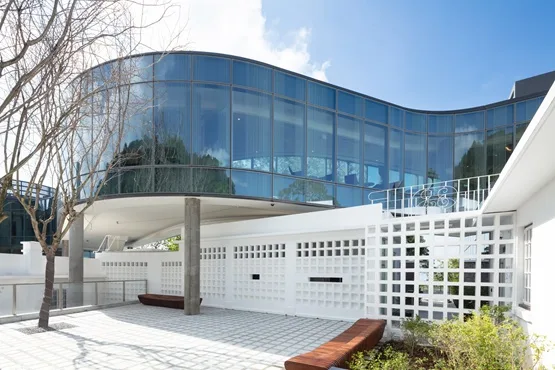 BIM Architecture | Dream Architecture Studio designs' Hong Kong University of Chicago Center 'on a hillside