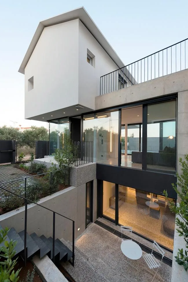 BIM Architecture | White Elves on the Aegean Coast - Greek E-House/Buerger Katsota Architects