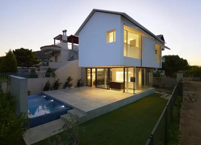 BIM Architecture | White Elves on the Aegean Coast - Greek E-House/Buerger Katsota Architects