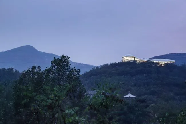 BIM Architecture | Suspended "Cloud": Mount Taishan Jiunvfeng Study/gad · line+studio