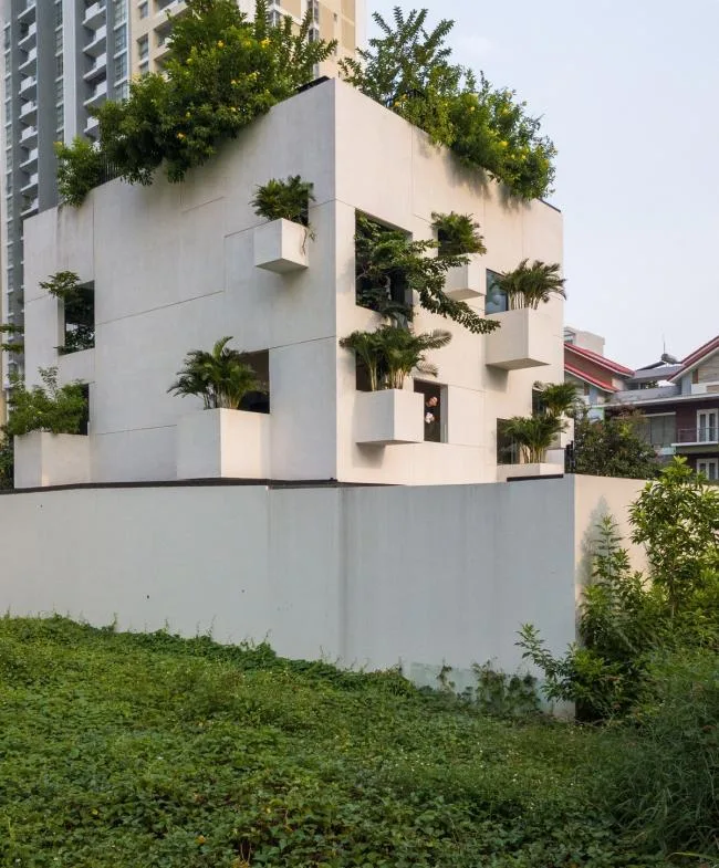 BIM Architecture | Sky Home, Stars and Greenery Create a Spiritual Residence/MIA Design Studio