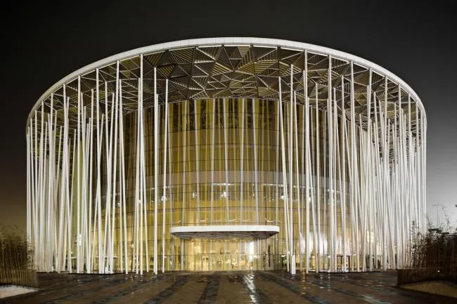 BIM Architecture | "Bamboo Forest" Walk: the Taihu Lake Lake Theater/SCA | Steven Chilton Architects