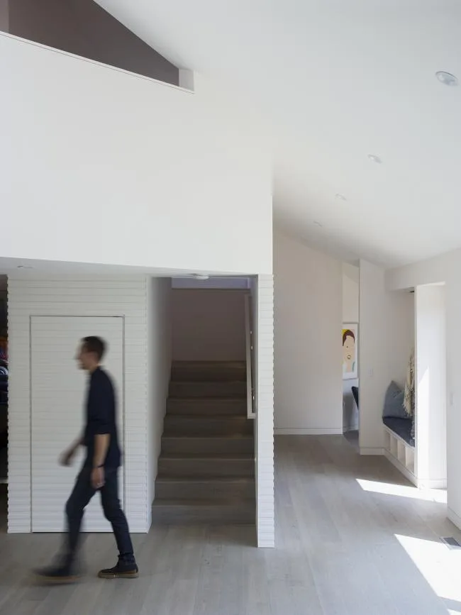 BIM Architecture | Jumping Irregular Geometric Shapes: Los Angeles Beach Resort/Blue Truck Studio