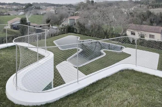 BIM Architecture | Pure as Water, Light Waves and Calm: Spanish V Residential/Dosis