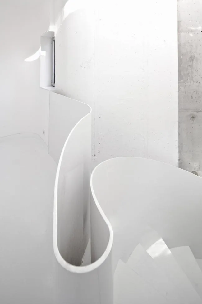 BIM Architecture | Pure as Water, Light Waves and Calm: Spanish V Residential/Dosis