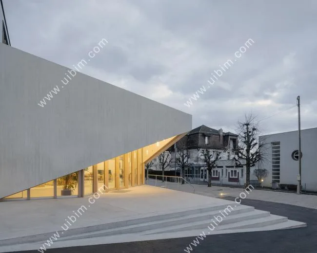 BIM architecture | Diagonal construction of lightweight 'wings': Swiss New Apostolic Church/Localized Architecture