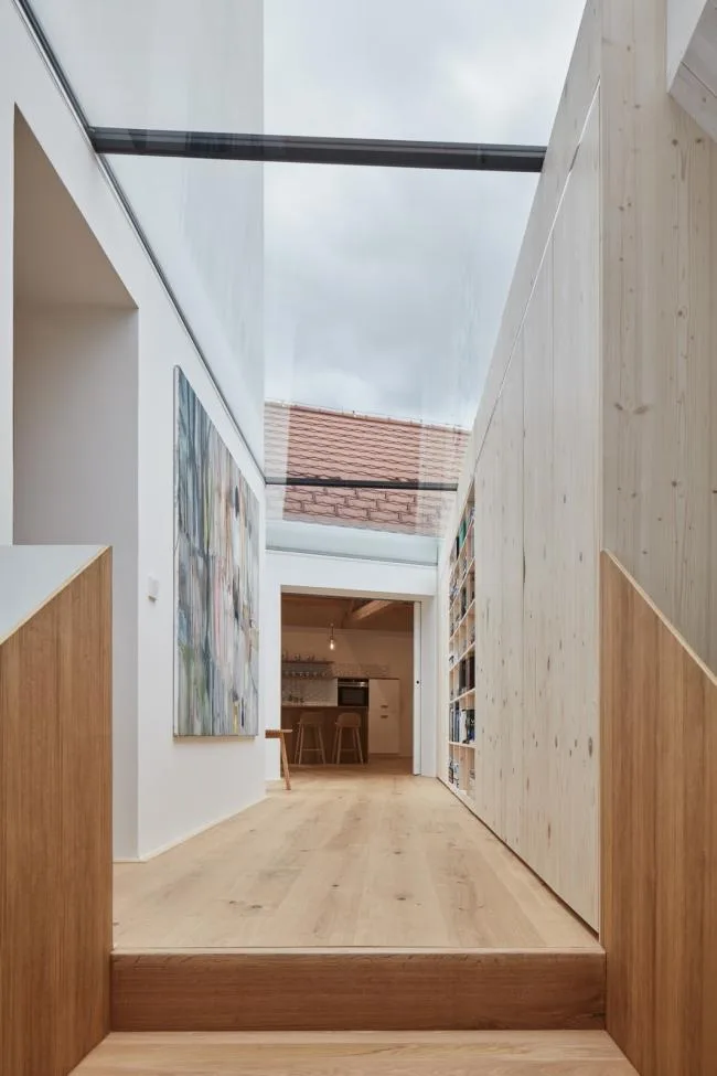 BIM Architecture | A playful white small house: Prague Vacation Home/Atelier 111 Architekti