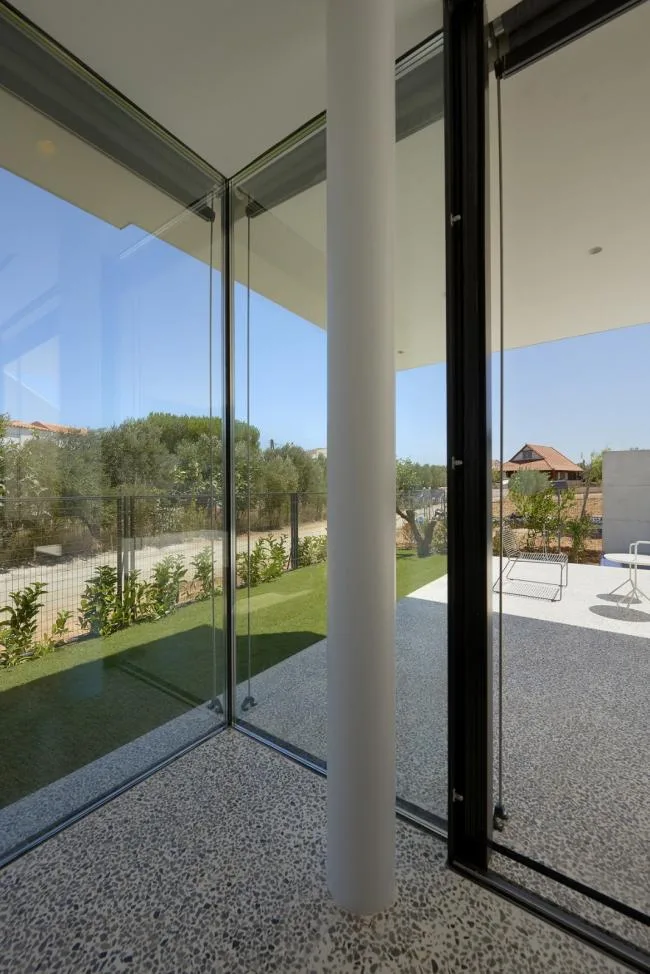 BIM Architecture | White Elves on the Aegean Coast - Greek E-House/Buerger Katsota Architects