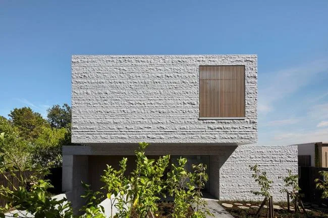 BIM Architecture | ethereal and lightweight: Amadale House/B.E Architecture