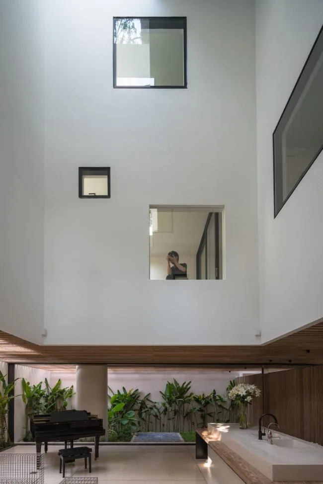 BIM Architecture | Sky Home, Stars and Greenery Create a Spiritual Residence/MIA Design Studio