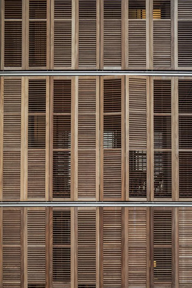 BIM Architecture | Light and Shadow Circulation Brings Warm Texture - Four Friends Apartment in Spain