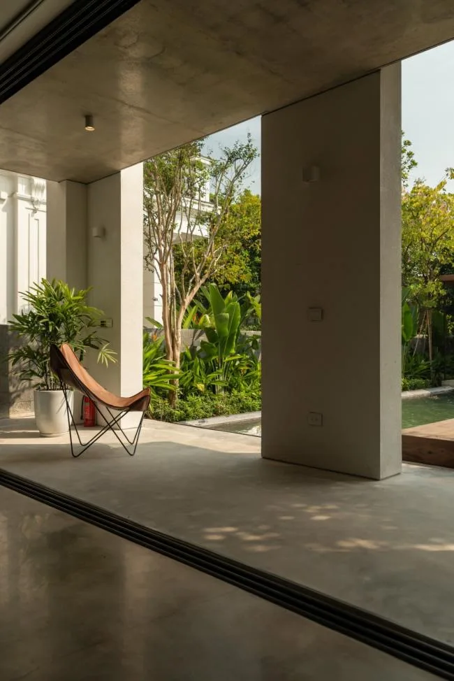 BIM architecture | Creating an indoor courtyard under arched windows and corridors: Vietnam AD8 Villa/Nemo Studio
