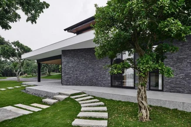 BIM Architecture | Horizontal Extension of "Landscape" Home/Original Architectural Firm