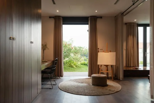 BIM architecture | Creating an indoor courtyard under arched windows and corridors: Vietnam AD8 Villa/Nemo Studio