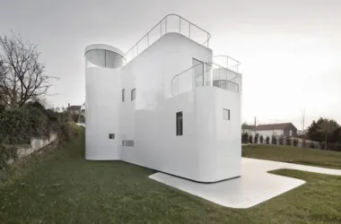 BIM Architecture: Spanish V Residential by Dosis Inspired by Water, Light Waves, and Serenity-BIM WORLD