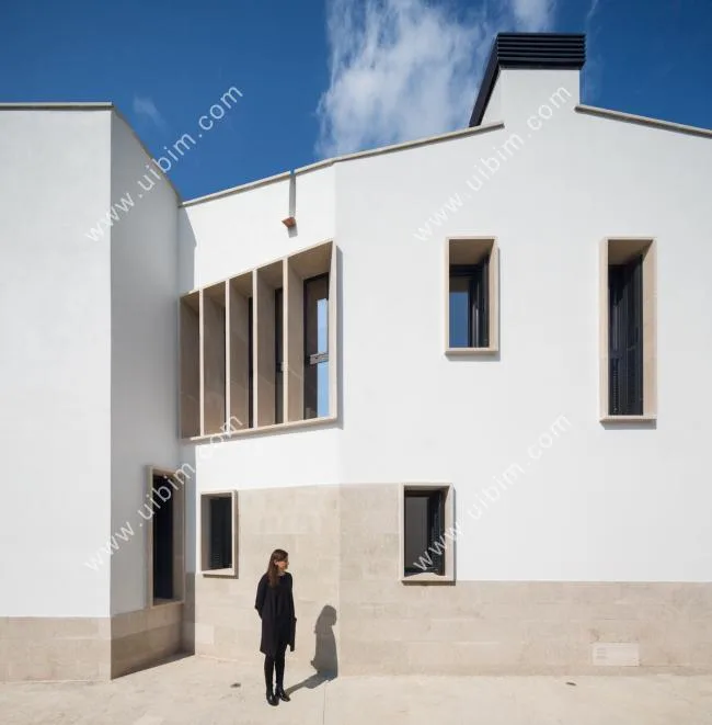 BIM Architecture | Scattered Landscape Windows Outline Mountains and Wilderness Landscape Paintings: MM Residential/Salv à Ort í n Arquitectes