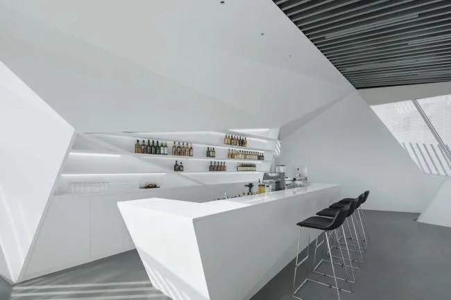 BIM Architecture | Misalignment and Twisting, Dynamic Tilt: China Lamborghini Exhibition Center/Puma Architectural Design Firm