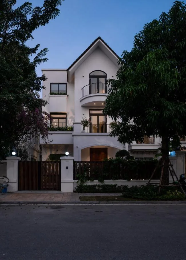 BIM architecture | Creating an indoor courtyard under arched windows and corridors: Vietnam AD8 Villa/Nemo Studio
