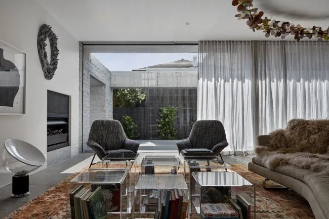 BIM Architecture | ethereal and lightweight: Amadale House/B.E Architecture